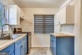 5810 Fifer Dr in Alexandria, VA - Foto de edificio - Building Photo