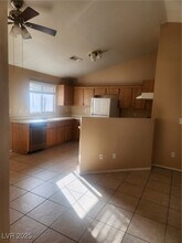 4176 Riker Ave in Las Vegas, NV - Foto de edificio - Building Photo