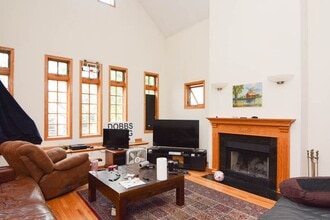 824 W Buckingham Pl, Unit M02H in Chicago, IL - Foto de edificio - Building Photo