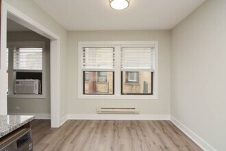 728 St Johns Ave in Highland Park, IL - Building Photo - Building Photo