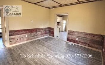 513 W Beacon Ave in New London, WI - Building Photo - Building Photo