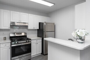 Town Walk at Hamden Hills in Hamden, CT - Building Photo