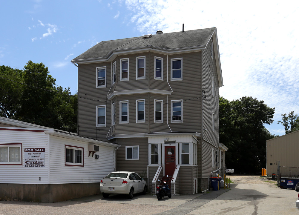 743-755 Rodman St in Fall River, MA - Foto de edificio