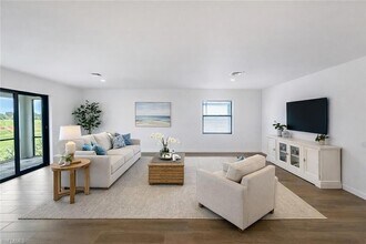 19394 Hinkley Dr in Estero, FL - Foto de edificio - Building Photo