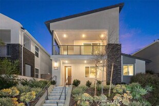 218 Sora in Irvine, CA - Building Photo