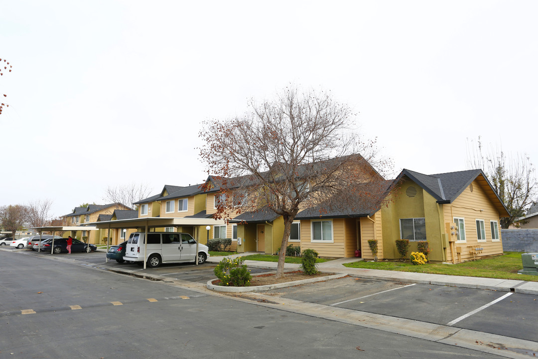 Rose Valley Apartments in Wasco, CA - Building Photo