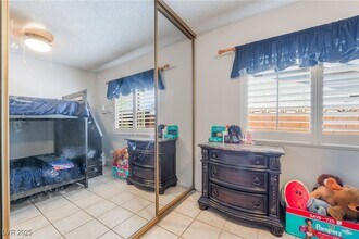 7250 Clearwater Cir in Las Vegas, NV - Building Photo - Building Photo