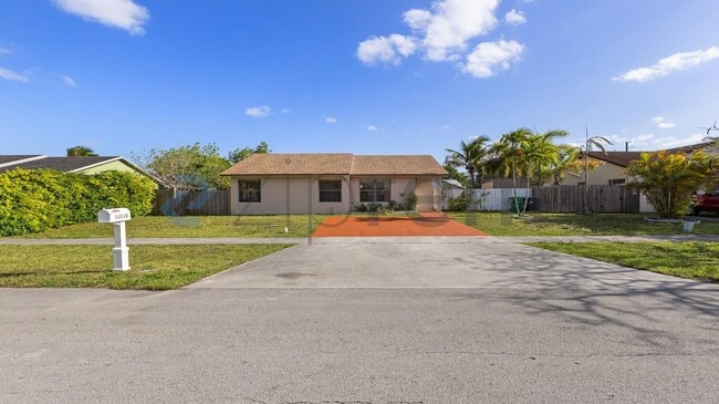 16110 SW 300th St in Homestead, FL - Building Photo - Building Photo