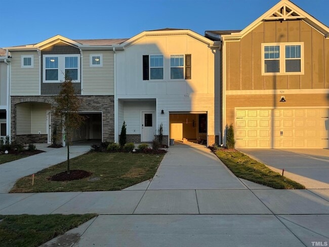 property at 926 Clearhaven Ln