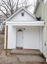 303 S 10th St in Goshen, IN - Building Photo