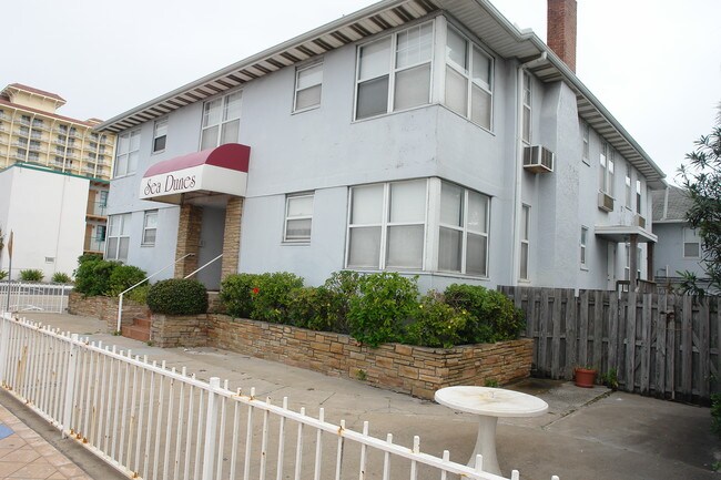 Sea Dunes in Daytona Beach, FL - Building Photo - Building Photo