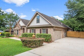 208 Foxchase Way in Crestview, FL - Building Photo - Building Photo