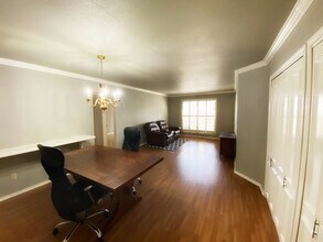 7815 Broadway in San Antonio, TX - Building Photo - Building Photo