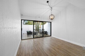 20900 Leeward Ct in Miami, FL - Building Photo - Building Photo