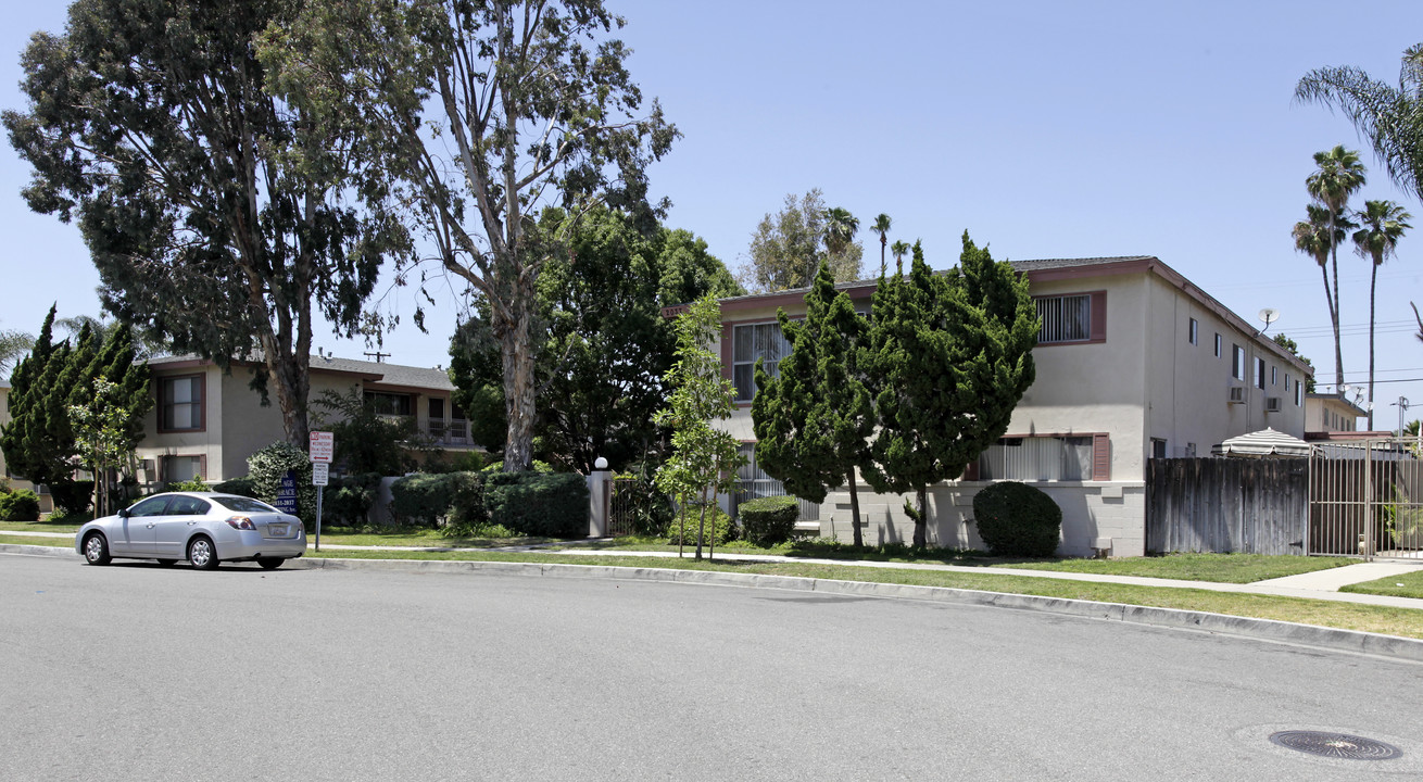 Park Village Apartments in Fullerton, CA - Building Photo