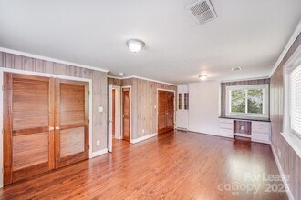 2417 Laburnum Ave in Charlotte, NC - Building Photo - Building Photo