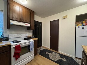 2111 Knox Ave in Bellingham, WA - Building Photo - Building Photo