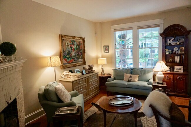 2417 Tunlaw Rd NW in Washington, DC - Building Photo - Building Photo