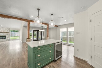 12111 Whittington Dr in Houston, TX - Building Photo - Building Photo