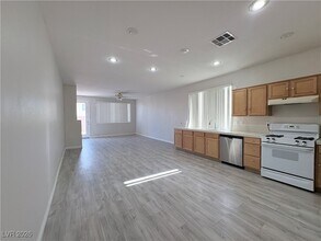 1716 Stonefield St in Las Vegas, NV - Building Photo - Building Photo
