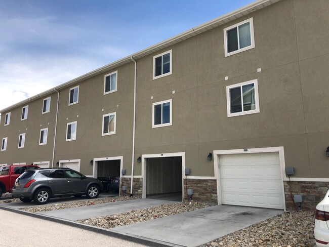 4177 W Miner View Ln in Herriman, UT - Foto de edificio - Building Photo