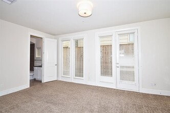 2440 Charleston St in Houston, TX - Building Photo - Building Photo