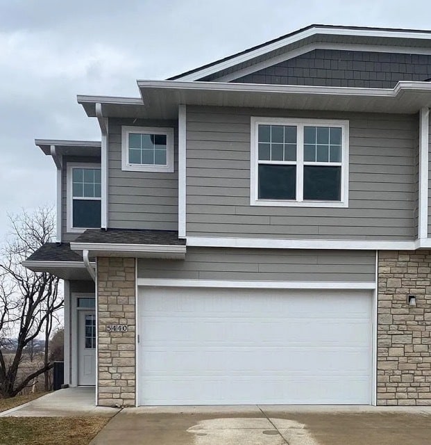 property at 5440 154th Ct