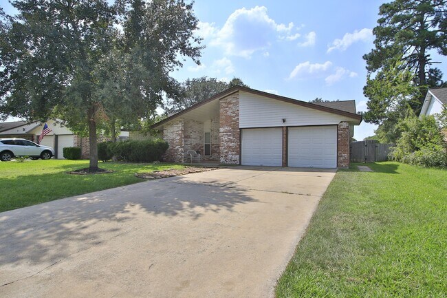 2207 Whiteback Dr in Houston, TX - Building Photo - Building Photo