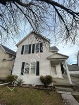 1439 Vassar Dr in Toledo, OH - Building Photo