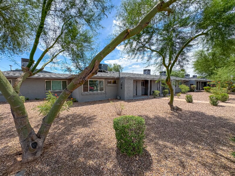301 W Turney Ave in Phoenix, AZ - Building Photo