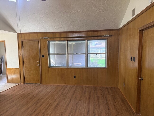 property at 214 Kings Ct