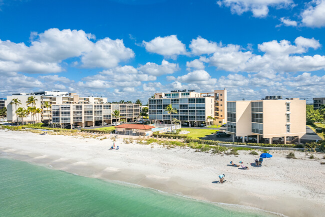 Dolphin Way of Hickory Point in Bonita Springs, FL - Building Photo - Building Photo