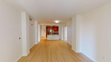 423 7th St, Unit 315 in Oakland, CA - Foto de edificio - Building Photo