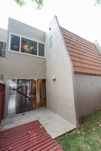 1527 Royal Way in San Luis Obispo, CA - Building Photo - Building Photo