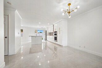 3460 Commodore Ct in West Palm Beach, FL - Building Photo - Building Photo