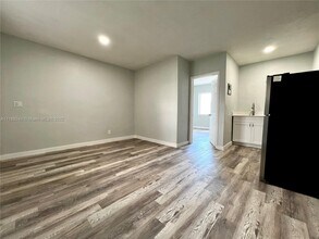 806 NW 7th Terrace-Unit -22 in Hallandale Beach, FL - Building Photo - Building Photo