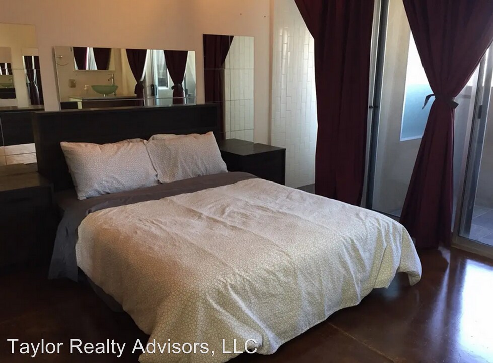 701 Shadow Ln in Las Vegas, NV - Building Photo