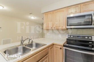 5210 Holden Rd in Cocoa, FL - Foto de edificio - Building Photo