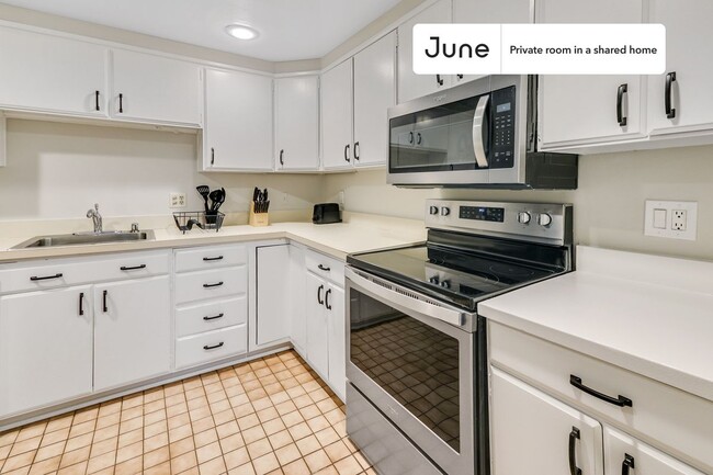 Room in Shared 7 bed/3.5 bath home, Unit G in Washington, DC - Building Photo - Building Photo