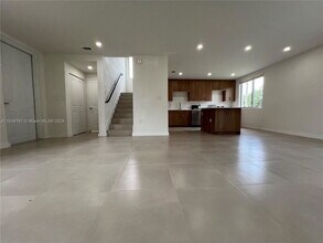 199 Redland Rd-Unit -B1 in Homestead, FL - Building Photo - Building Photo