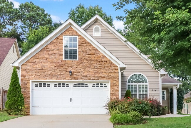 property at 224 Greenview Dr