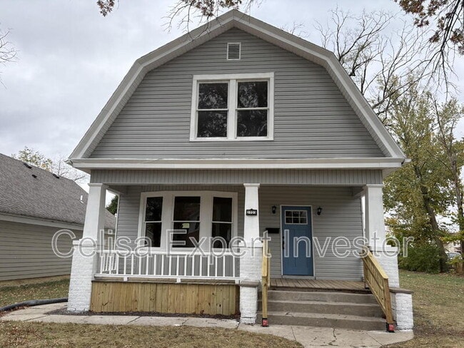 2723 Bowser Ave