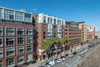 177 Townsend St in San Francisco, CA - Building Photo - Primary Photo