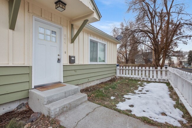 864 S Sherman St in Spokane, WA - Building Photo - Building Photo
