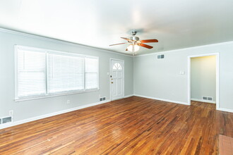 2506 Kenosha Ave in Lubbock, TX - Foto de edificio - Building Photo