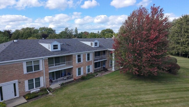 937 Heritage Ct in Mequon, WI - Building Photo - Building Photo