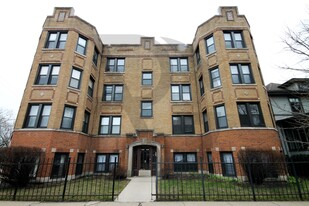 1421 W Hutchinson St, Unit #4224-1 Apartments