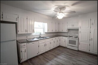 2530 Merrimont Dr NW in Winston-Salem, NC - Building Photo - Building Photo