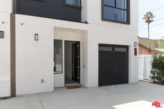 4830 1/2 Pickford St in Los Angeles, CA - Building Photo - Building Photo