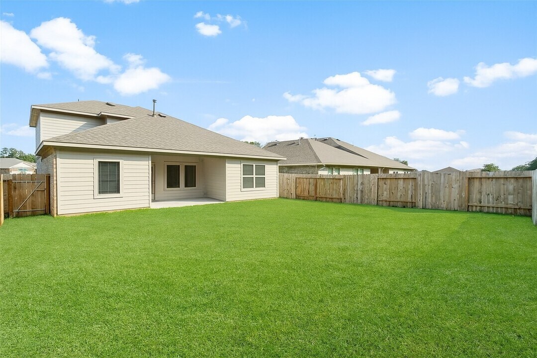 2274 Strong Horse Dr in Conroe, TX - Building Photo